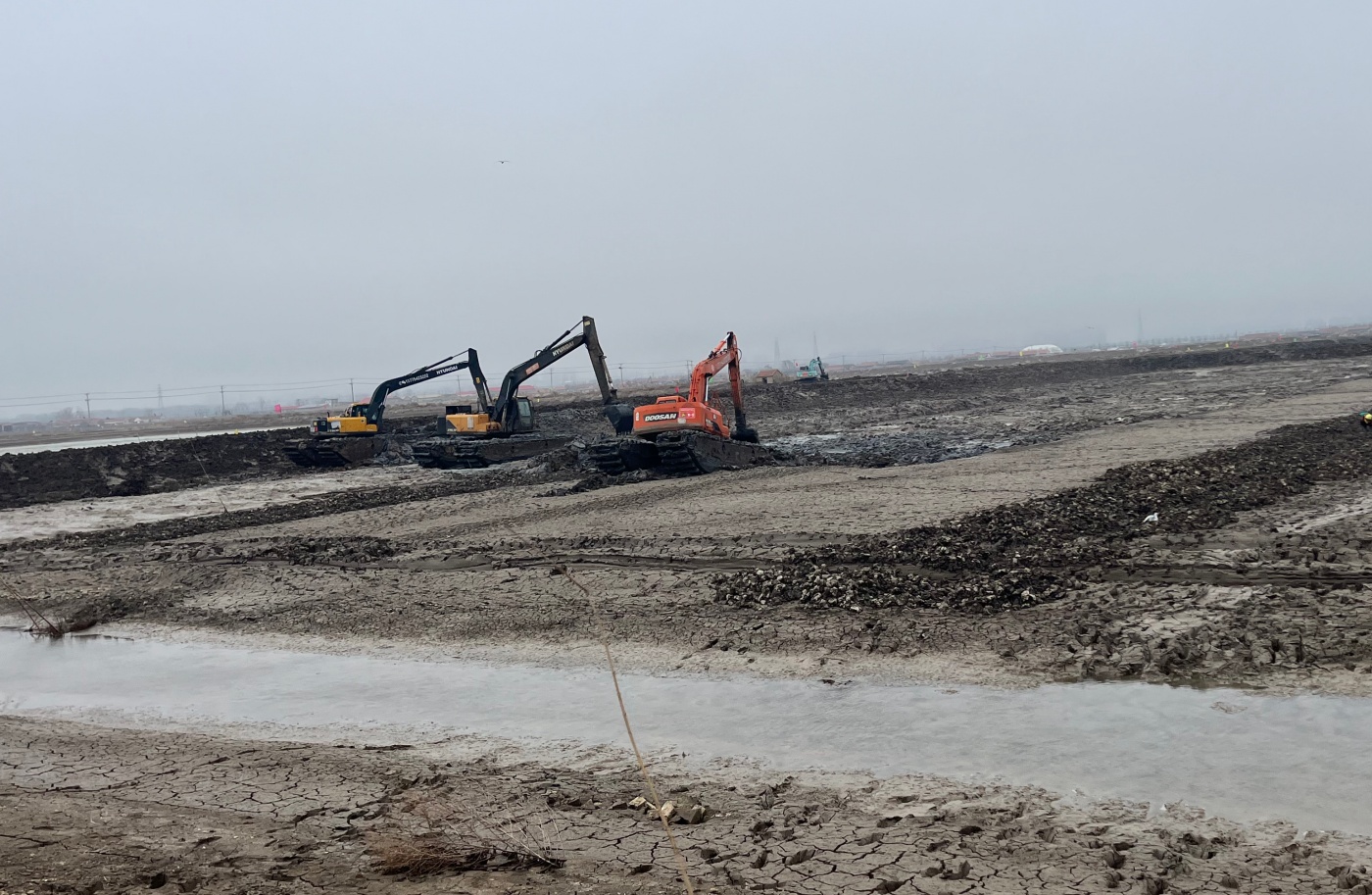 國信光伏區(qū)高標(biāo)準(zhǔn)池塘改造_副本